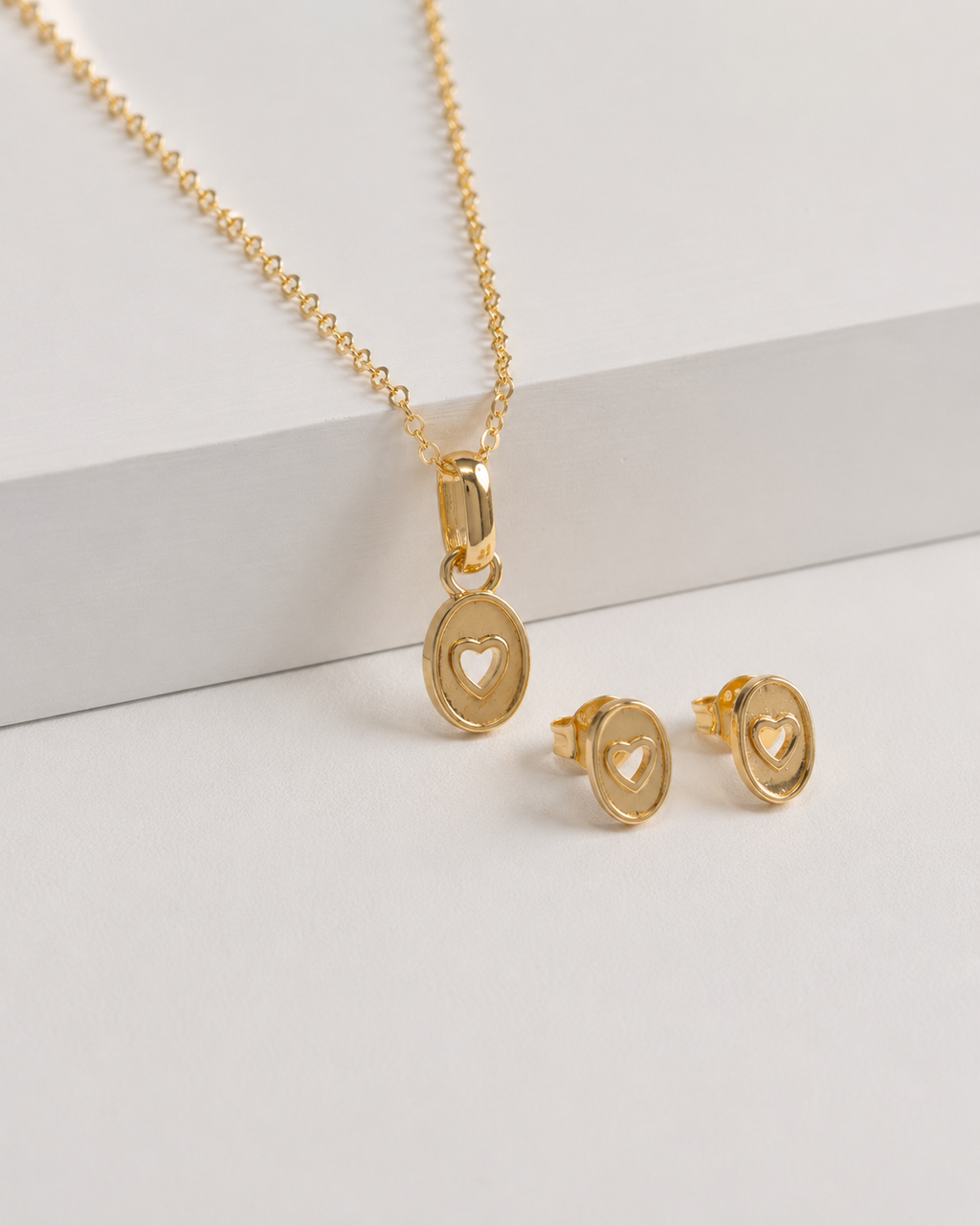 Conjunto Golden Love (incluye aretes)