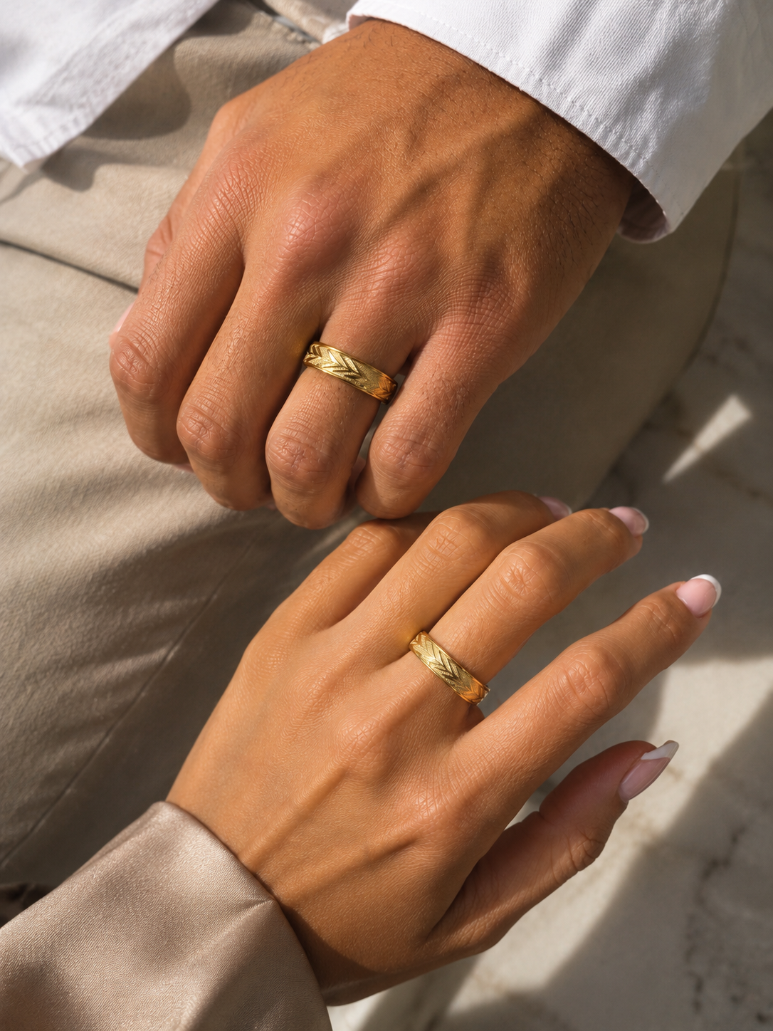 Par Argollas Matrimoniales- Gravada Flechas