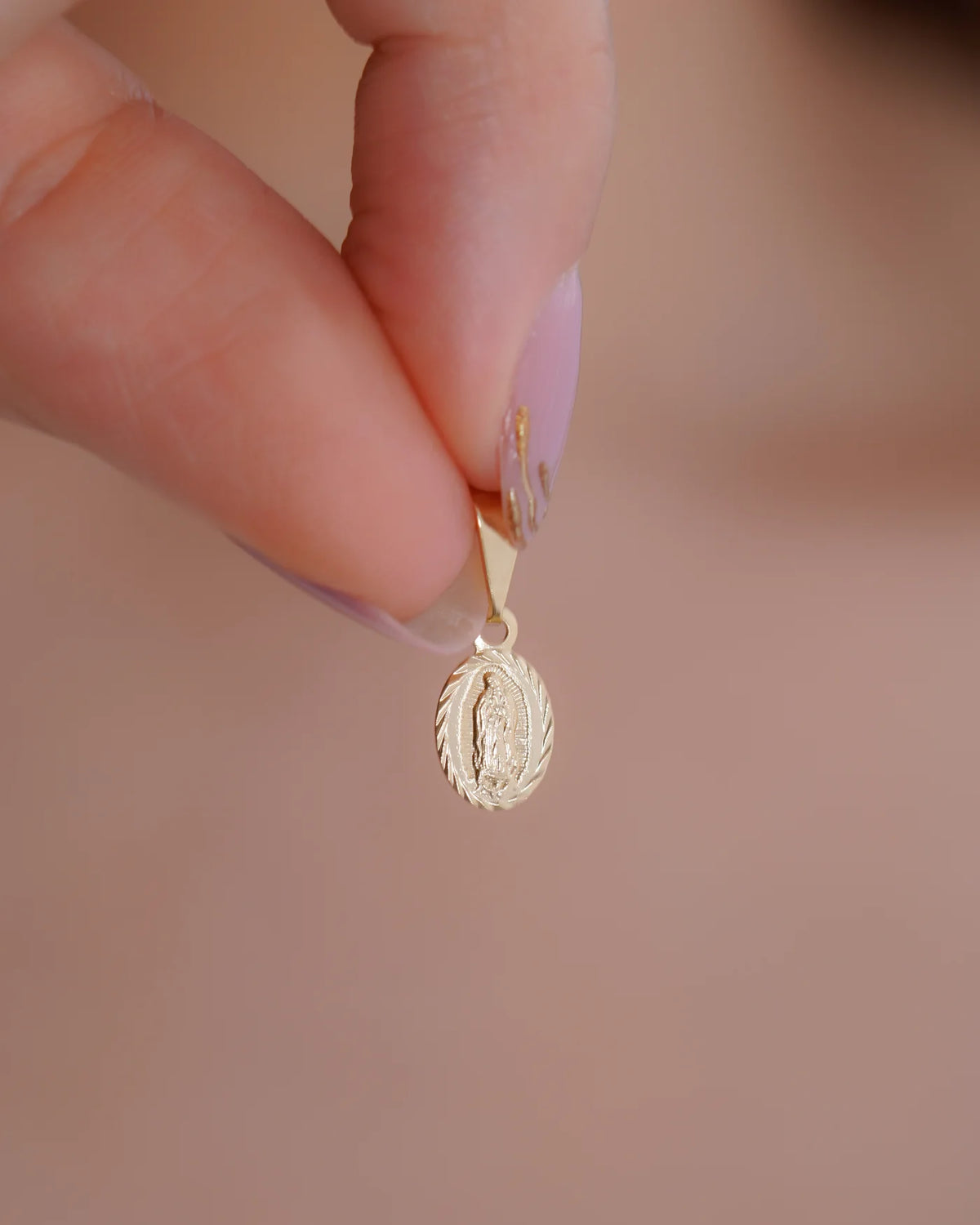 D Guadalupe Bordeada Mini