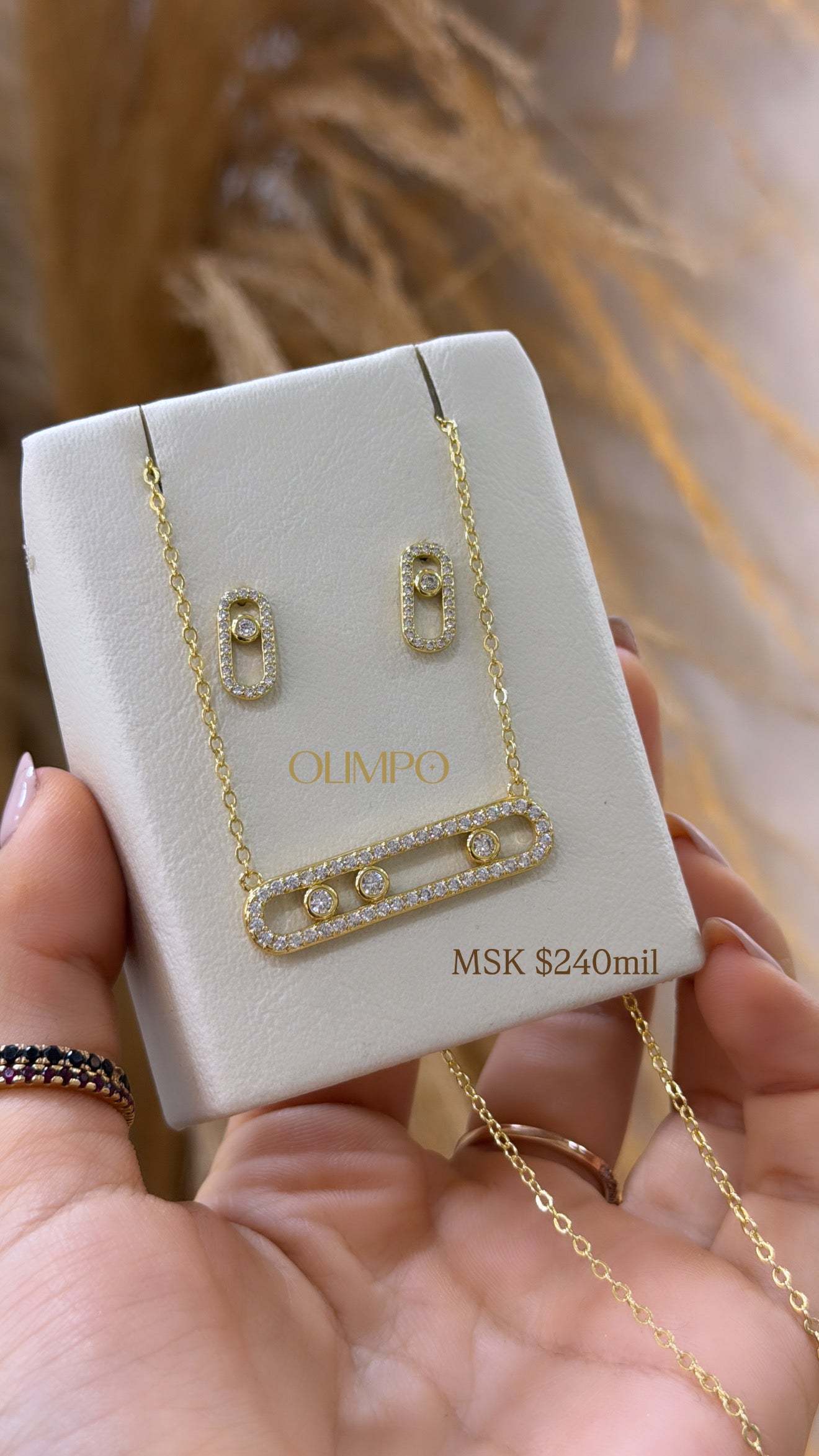 Conjunto • Cadena + Dije + Topos