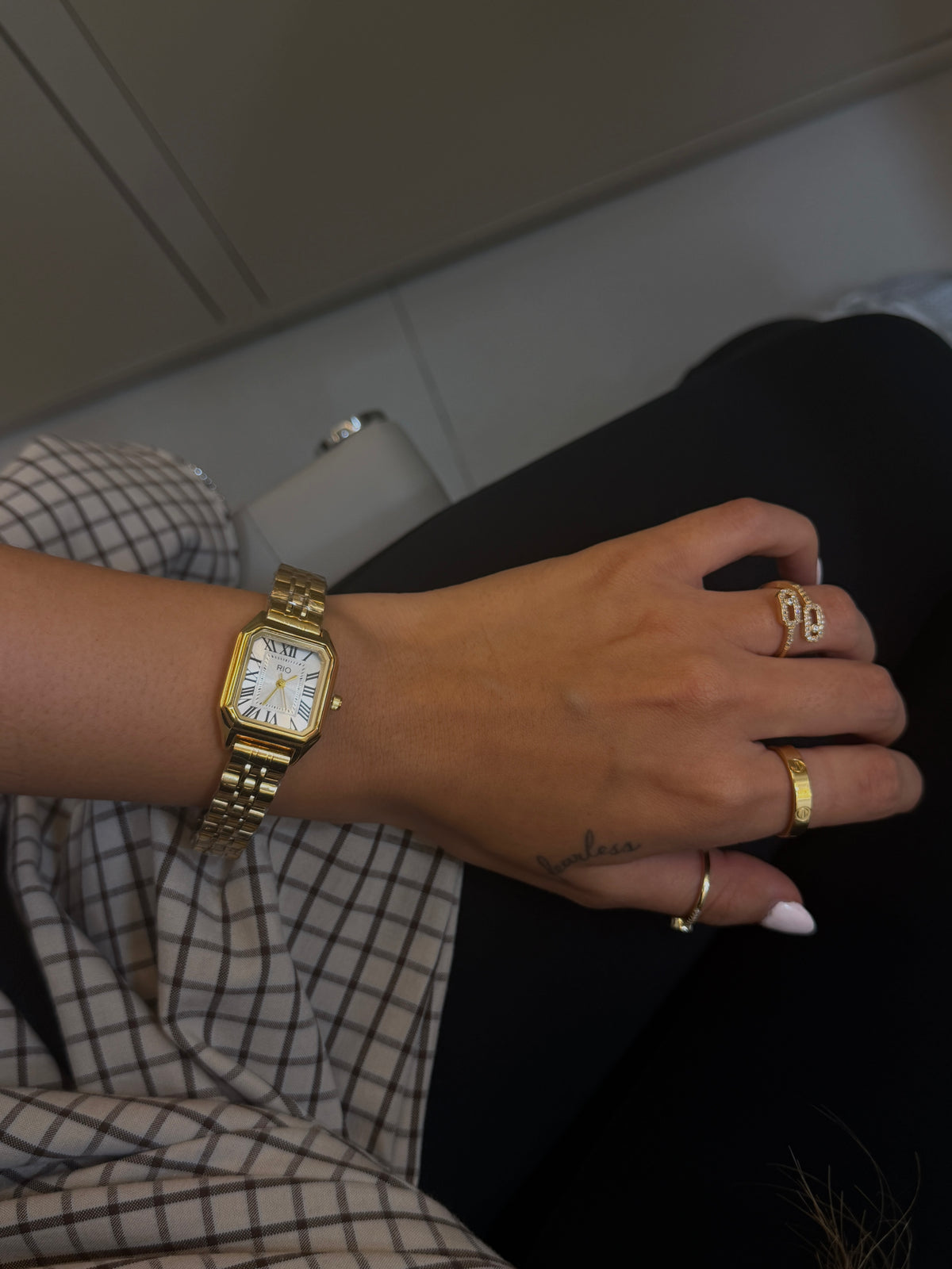 Reloj en Acero Inoxidable- Dorado