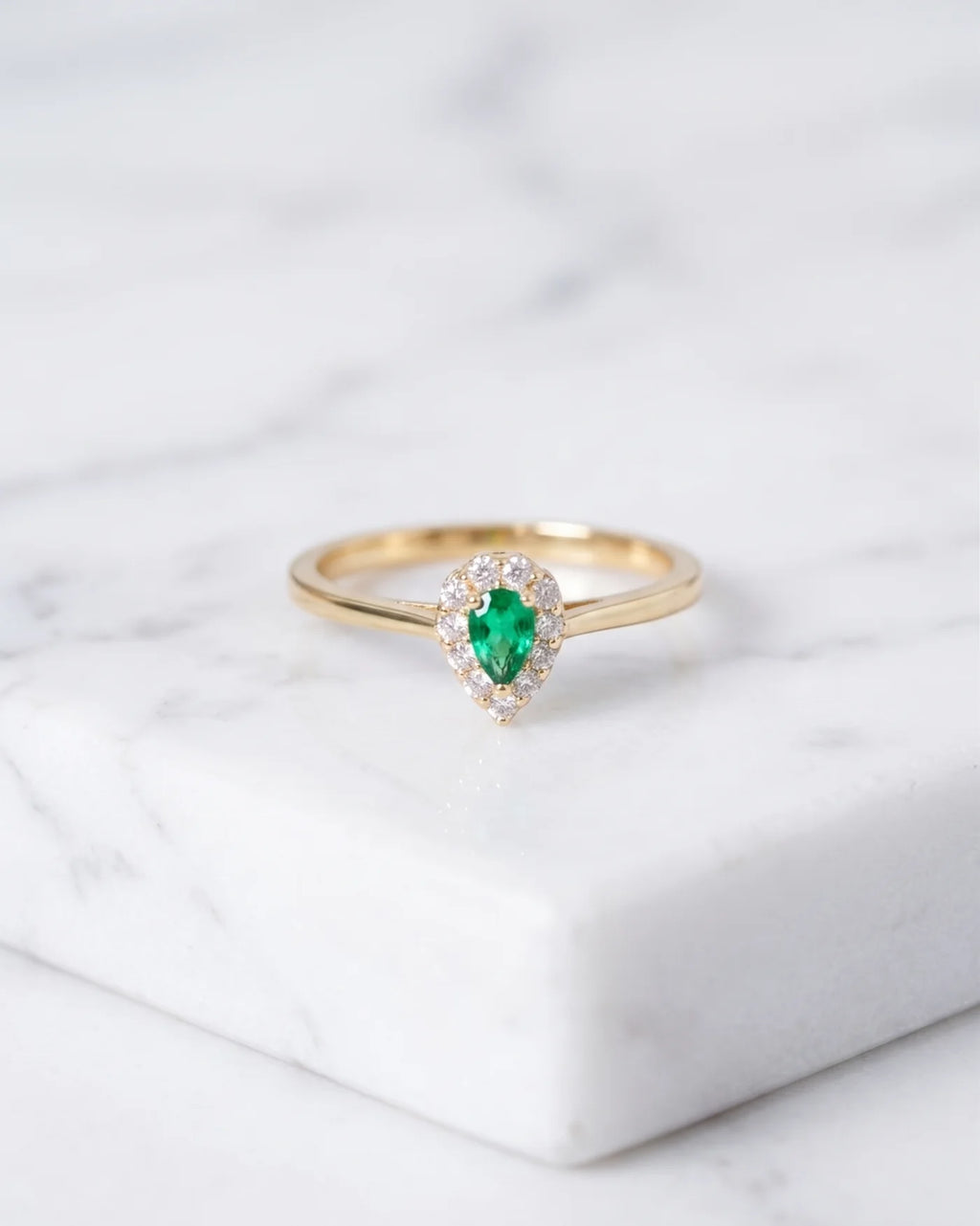 Anillo Gota Verde Esmeralda