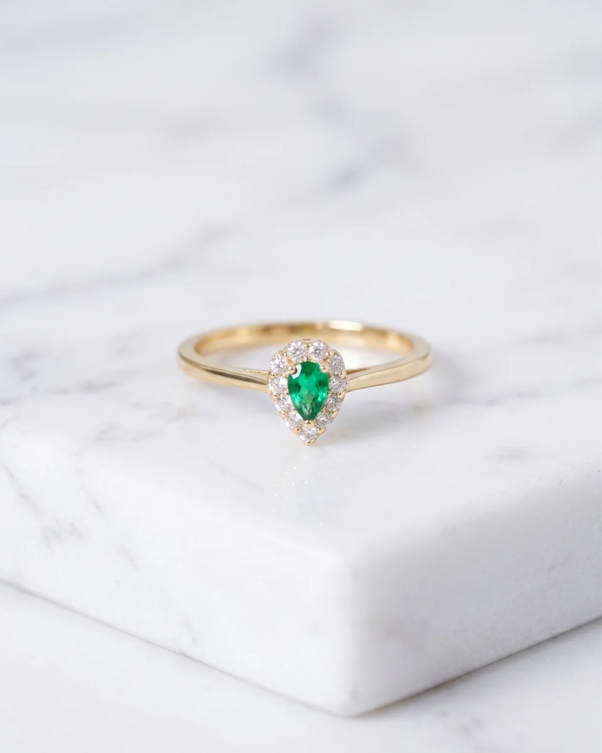 Anillo Gota Verde Esmeralda