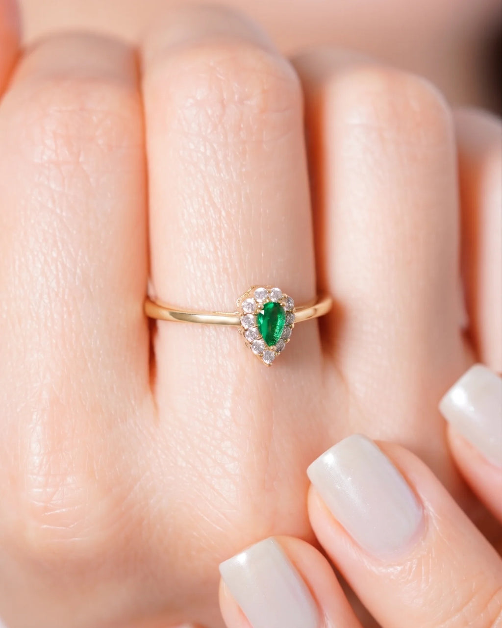 Anillo Gota Verde Esmeralda